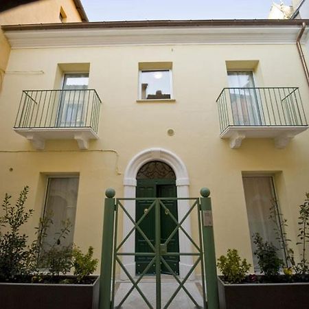 Ferienwohnung Vico Amato Residenza Sulmona Exterior foto